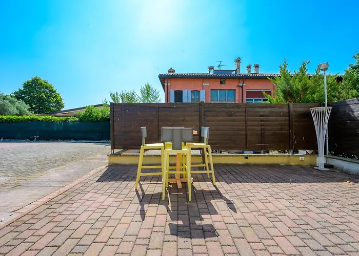 Сasa de vacaciones Balda House, Covered And Heated Pool Only For Bolonia